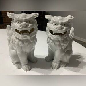 VINTAGE SET OF ALL WHITE OTAGIRI PORCELAIN FOO DOGS Set of 2 JAPAN Figurines